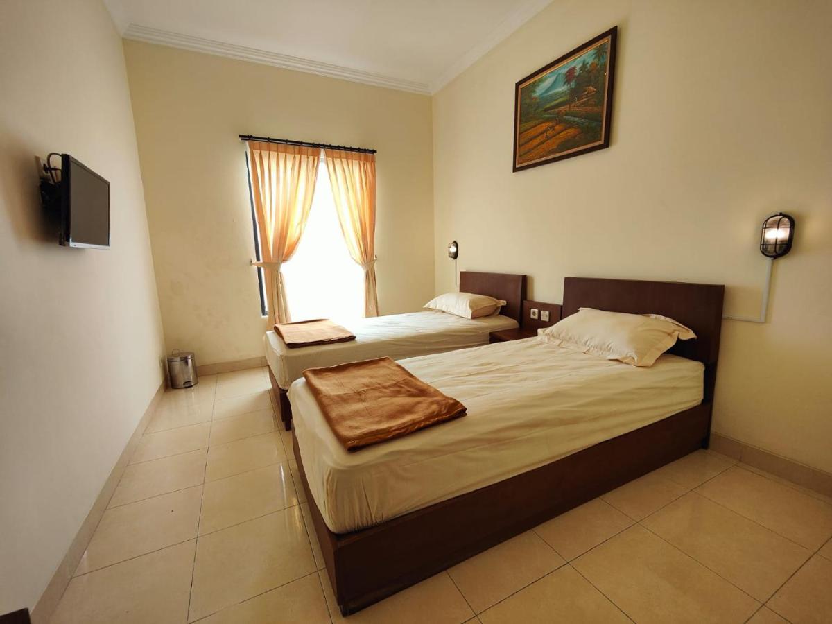 Adiputra Guesthouse 2 By Homiq Ngabean 外观 照片