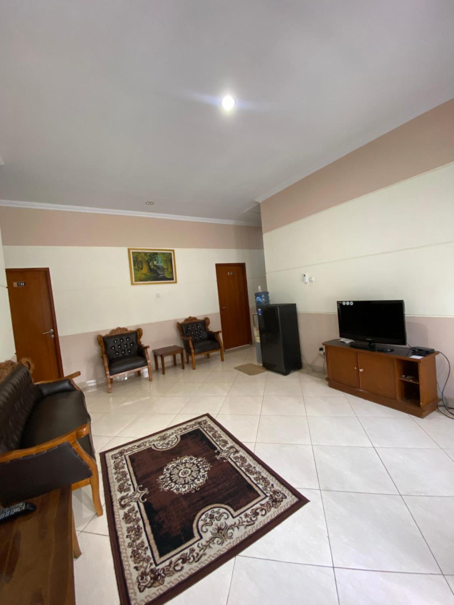 Adiputra Guesthouse 2 By Homiq Ngabean 外观 照片
