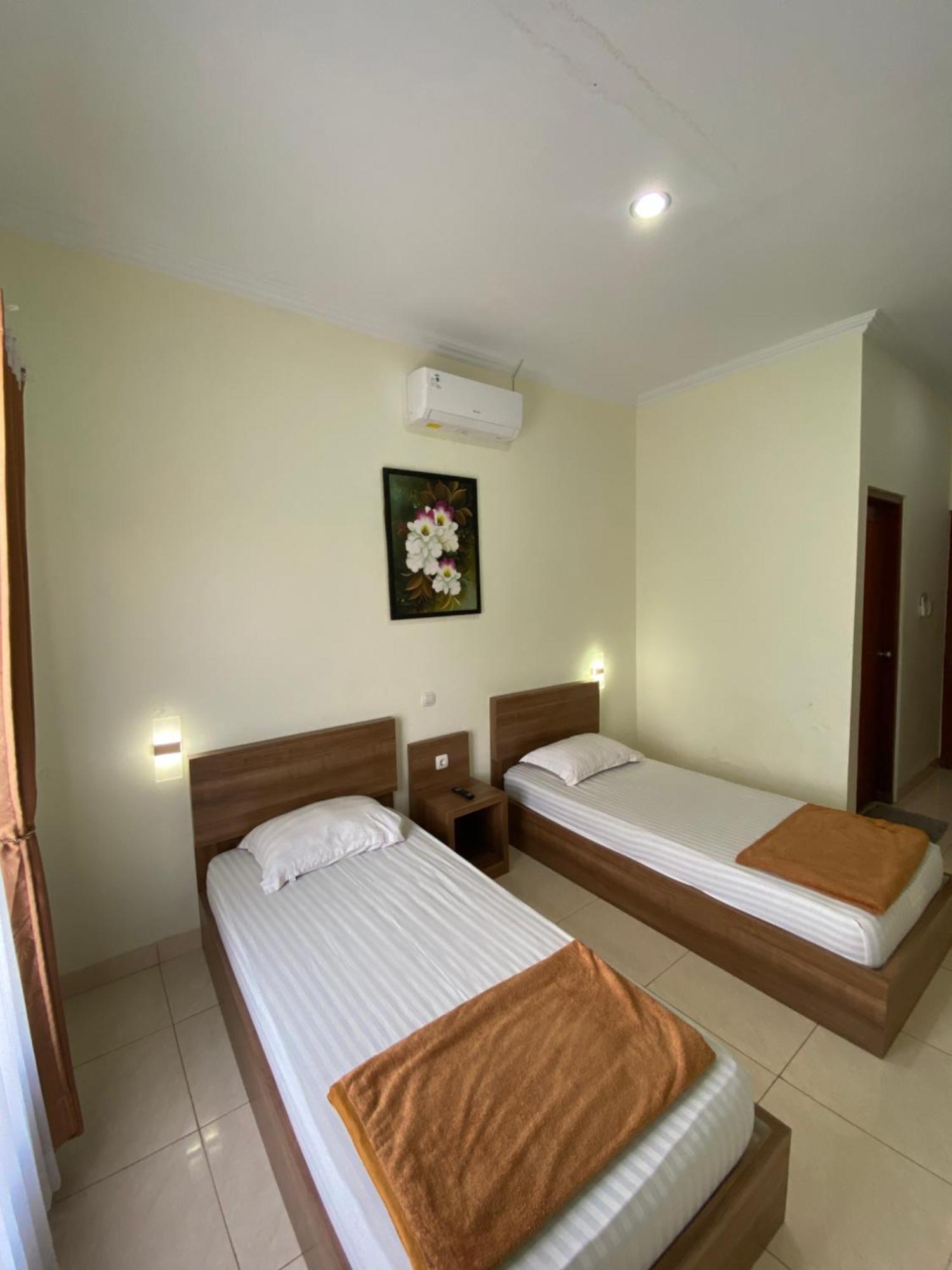 Adiputra Guesthouse 2 By Homiq Ngabean 外观 照片
